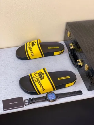 Dolce & Gabbana Portofino Noir Jaune logo audacieux sangle couronne emblème pantoufles 2