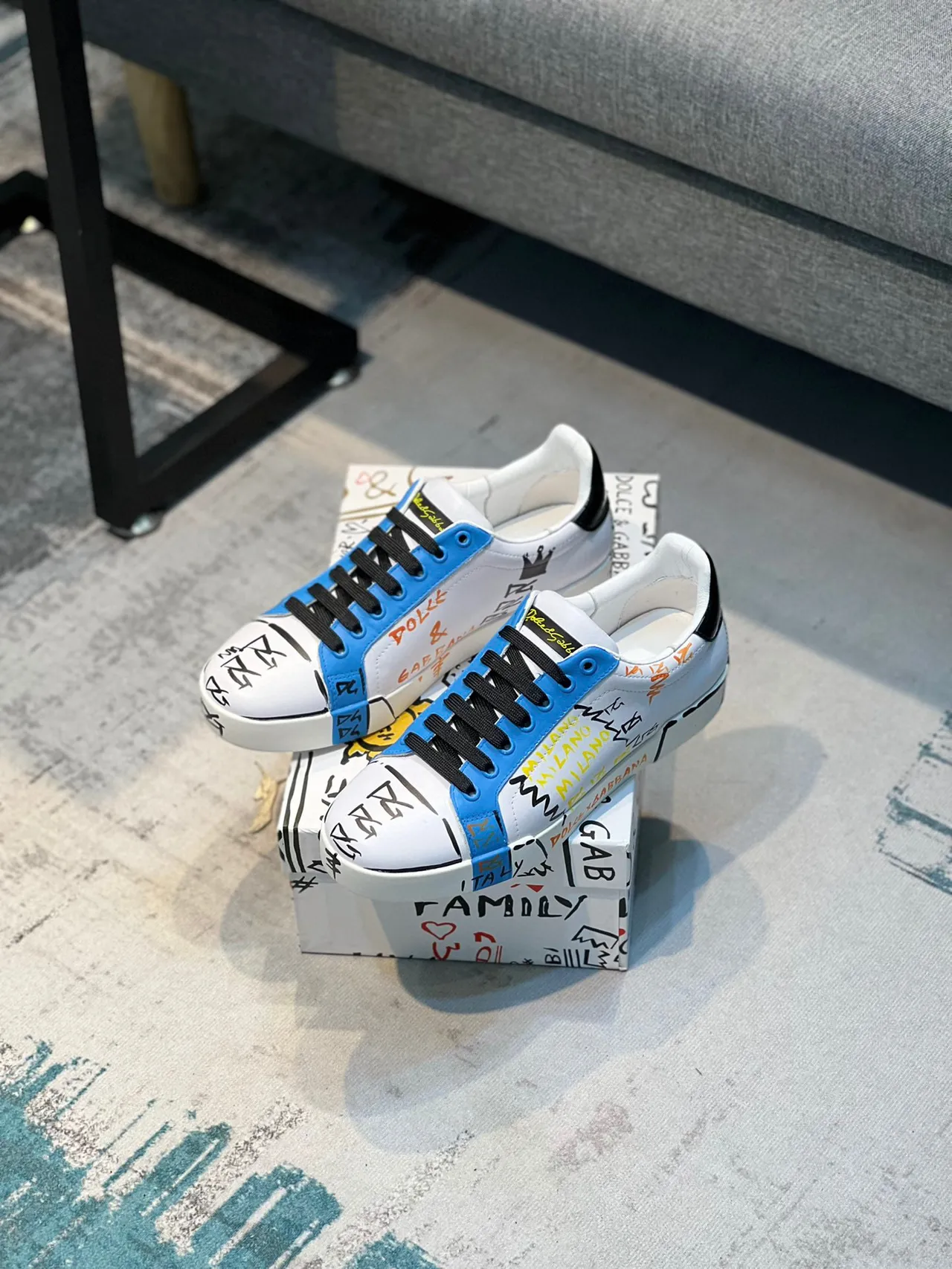 Dolce & Gabbana Portofino Graffiti-Print White Blue Multicolor Chaussures lifestyle 7