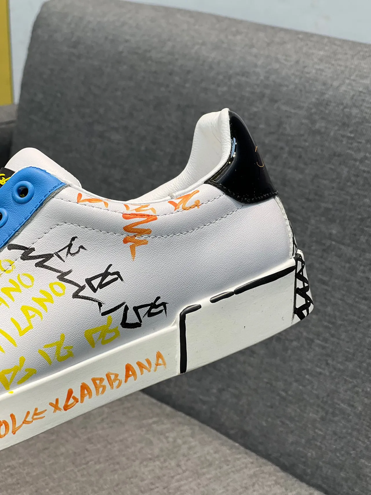 Dolce & Gabbana Portofino Graffiti-Print White Blue Multicolor Chaussures lifestyle 8
