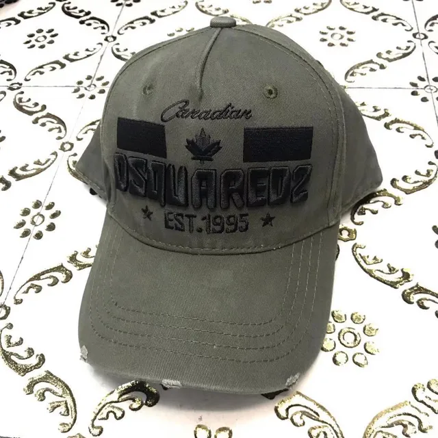 Dsquared2 Canadian Flag Embroidered Black Baseball Cap 4