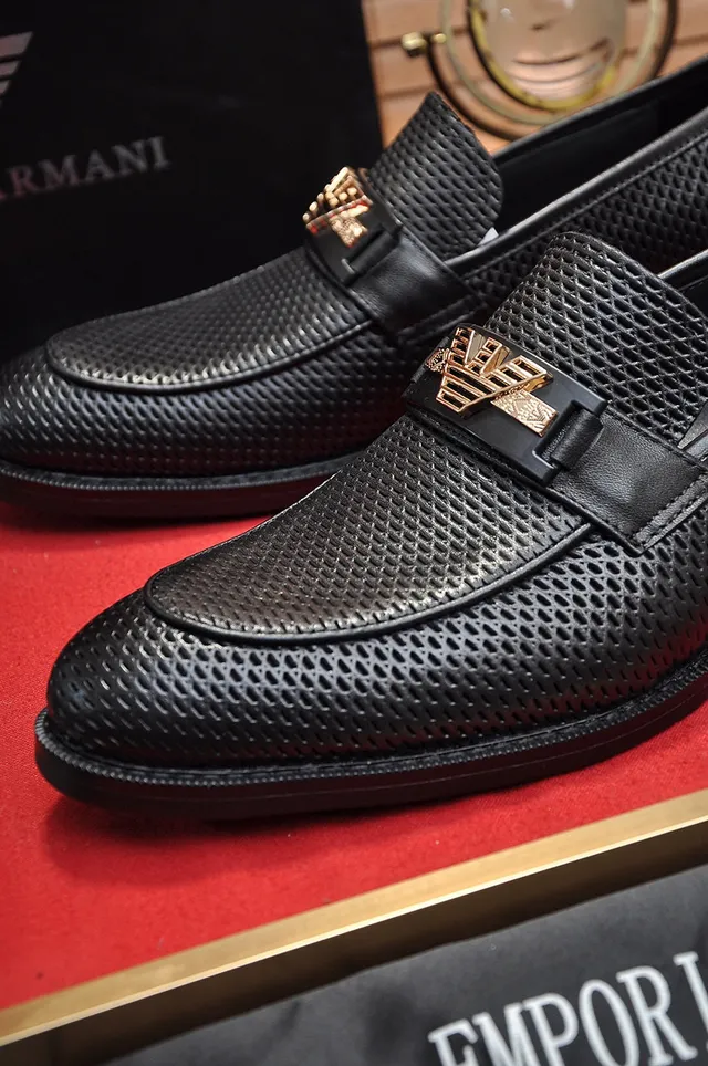 Emporio Armani Noir Or Cuir Perforé Boucle Métal Aigle Loafer 3