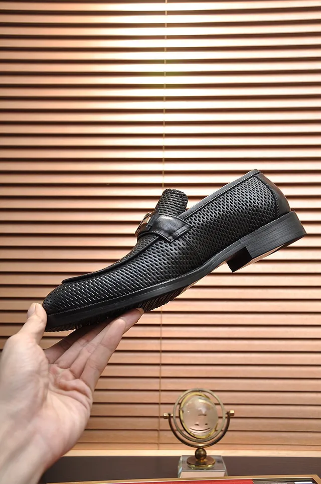 Emporio Armani Noir Or Cuir Perforé Boucle Métal Aigle Loafer 6