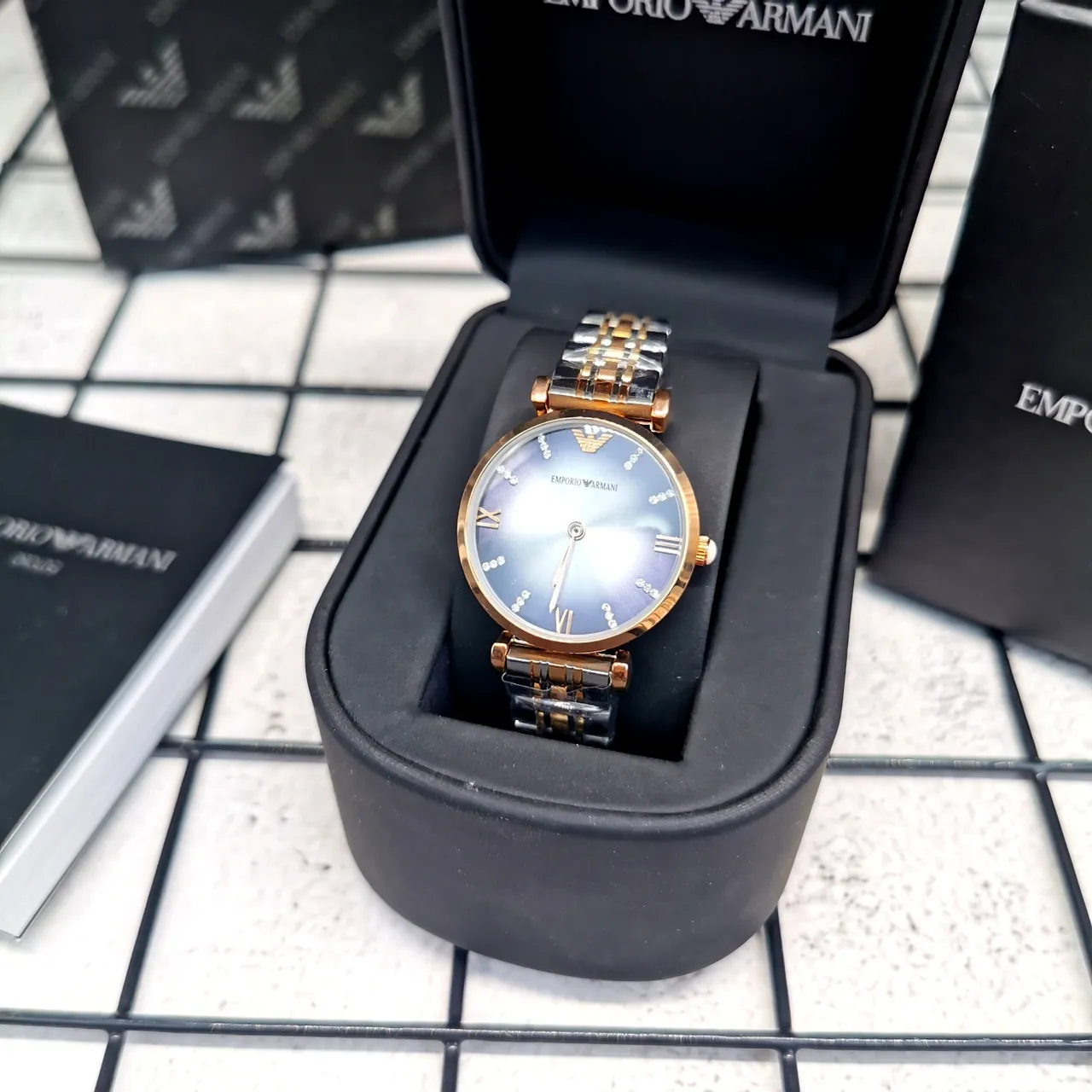 Emporio Armani Blue Gold Relógio com caixa redonda, pulseira de metal bi-ton e quartzo 4