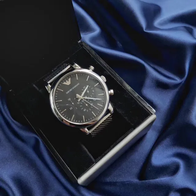 Emporio Armani Chronographe Cadran noir Bracelet maille argentée Montre mécanique 4