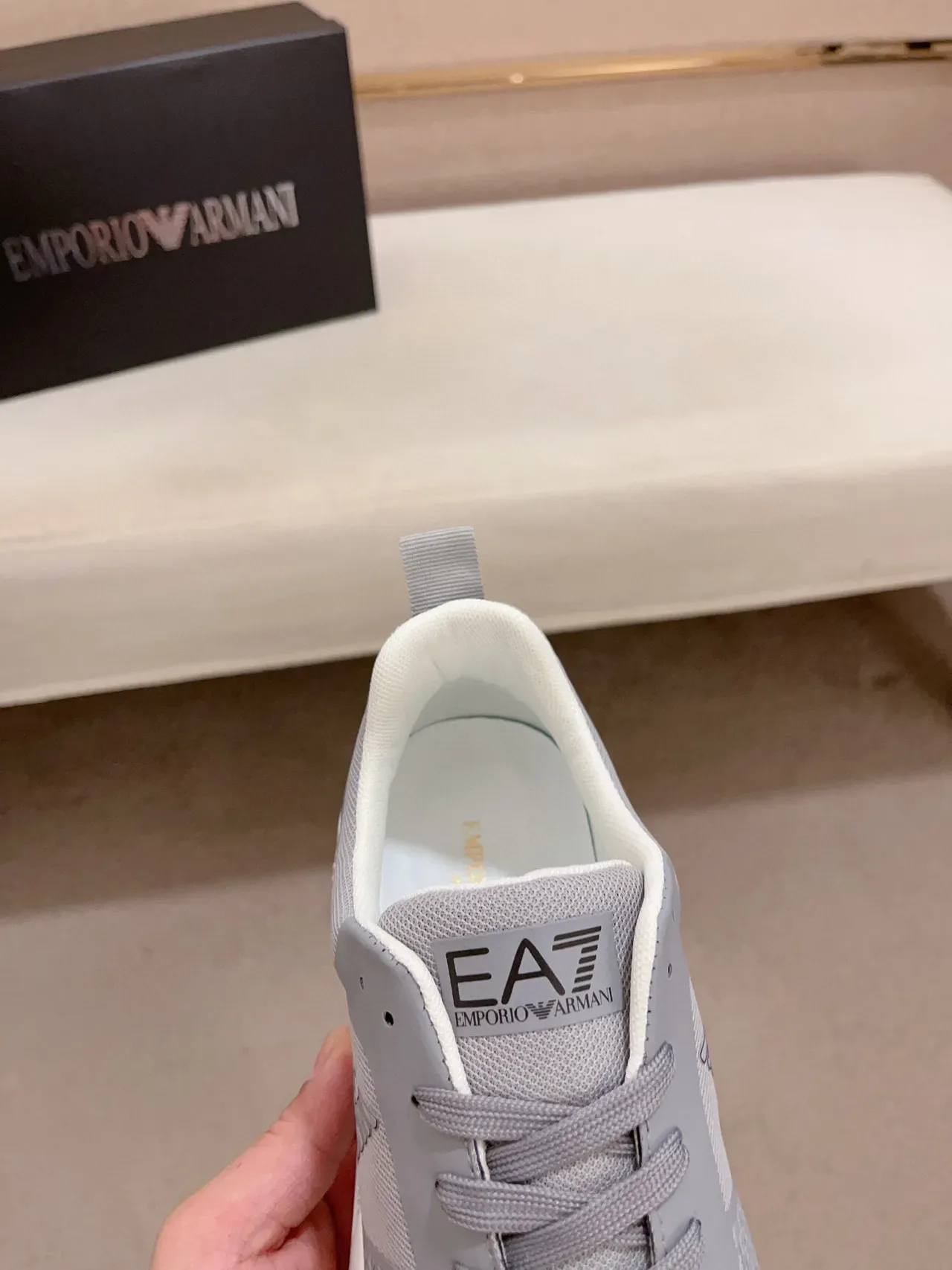 Emporio Armani EA Run Gris Blanc upper en maille et synthétique semelle sculptée baskets lifestyle 6