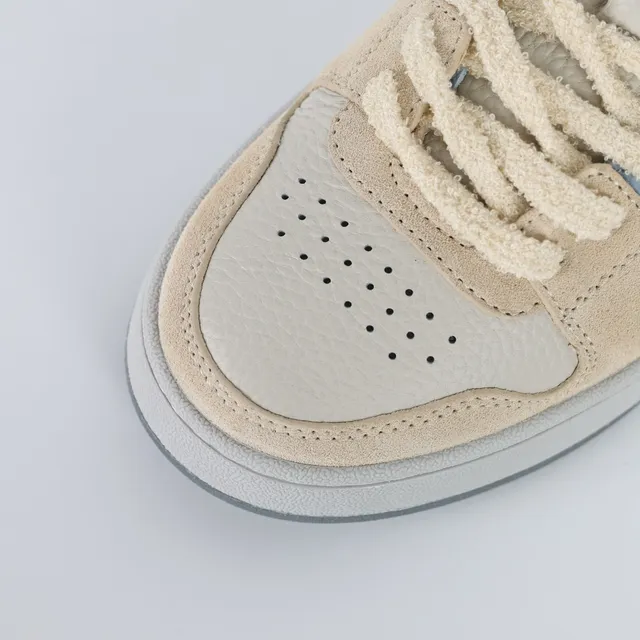 Fendi Beige et Bleu Empeigne en Daim et Cuir superposés Oversized FF Logo Panel Lifestyle Sneakers 5