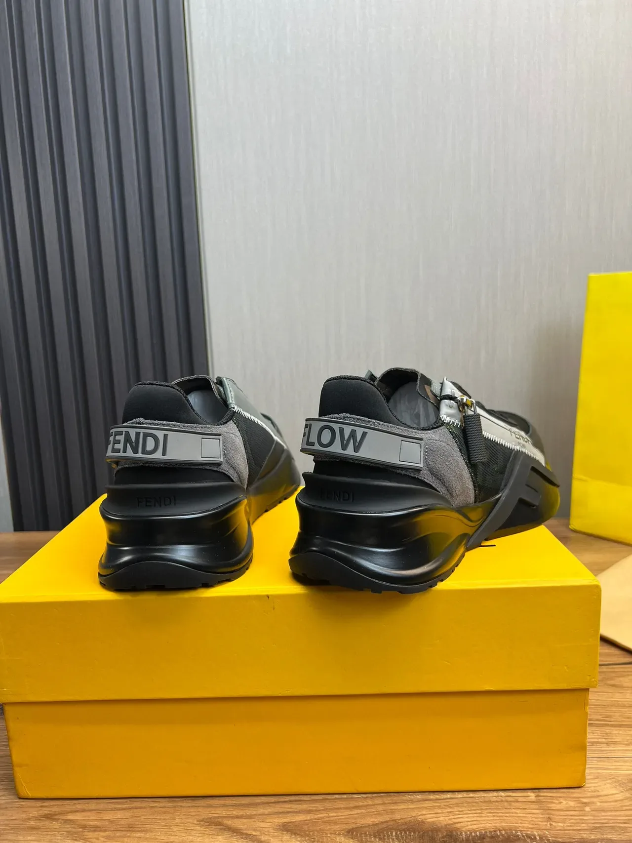 Fendi Chaussures Lifestyle en Maille Semelle Chunky Noir Vert Monogramme FF 4