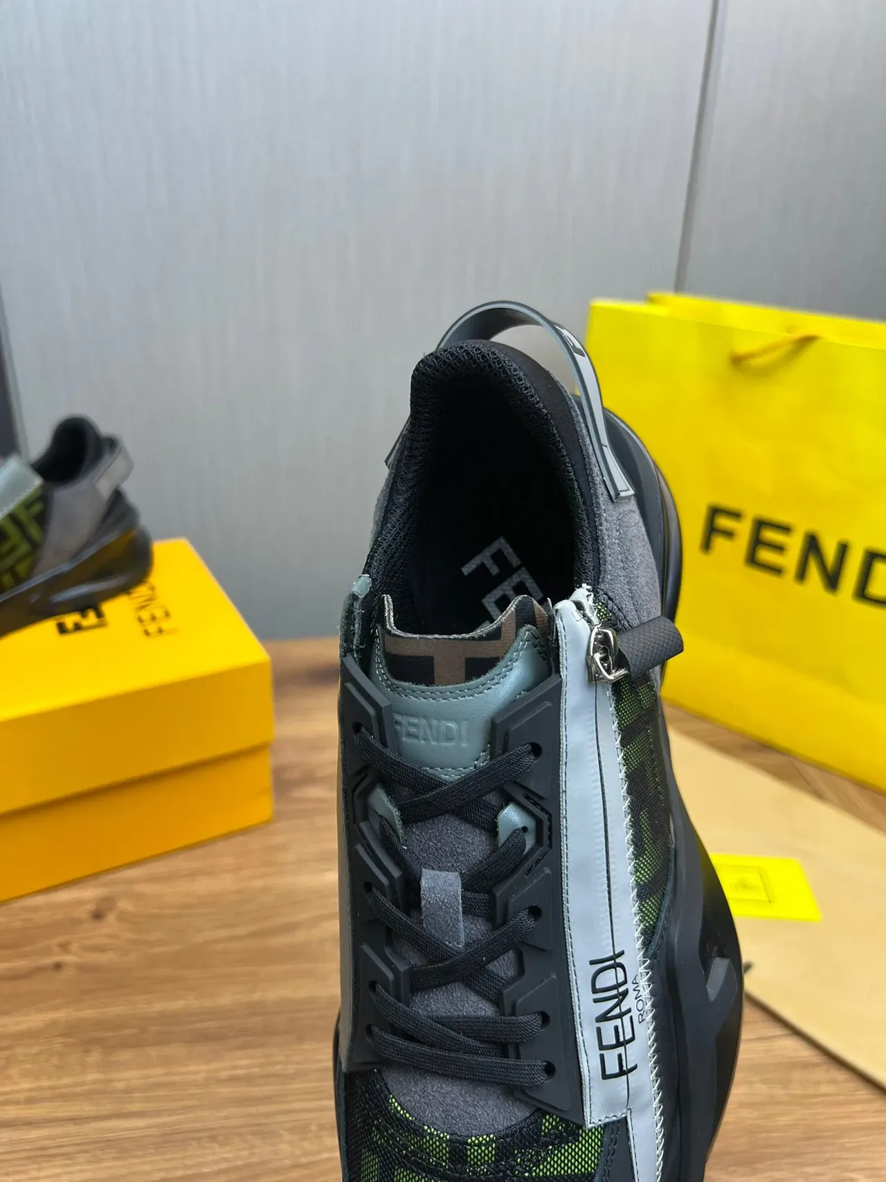 Fendi Chaussures Lifestyle en Maille Semelle Chunky Noir Vert Monogramme FF 9