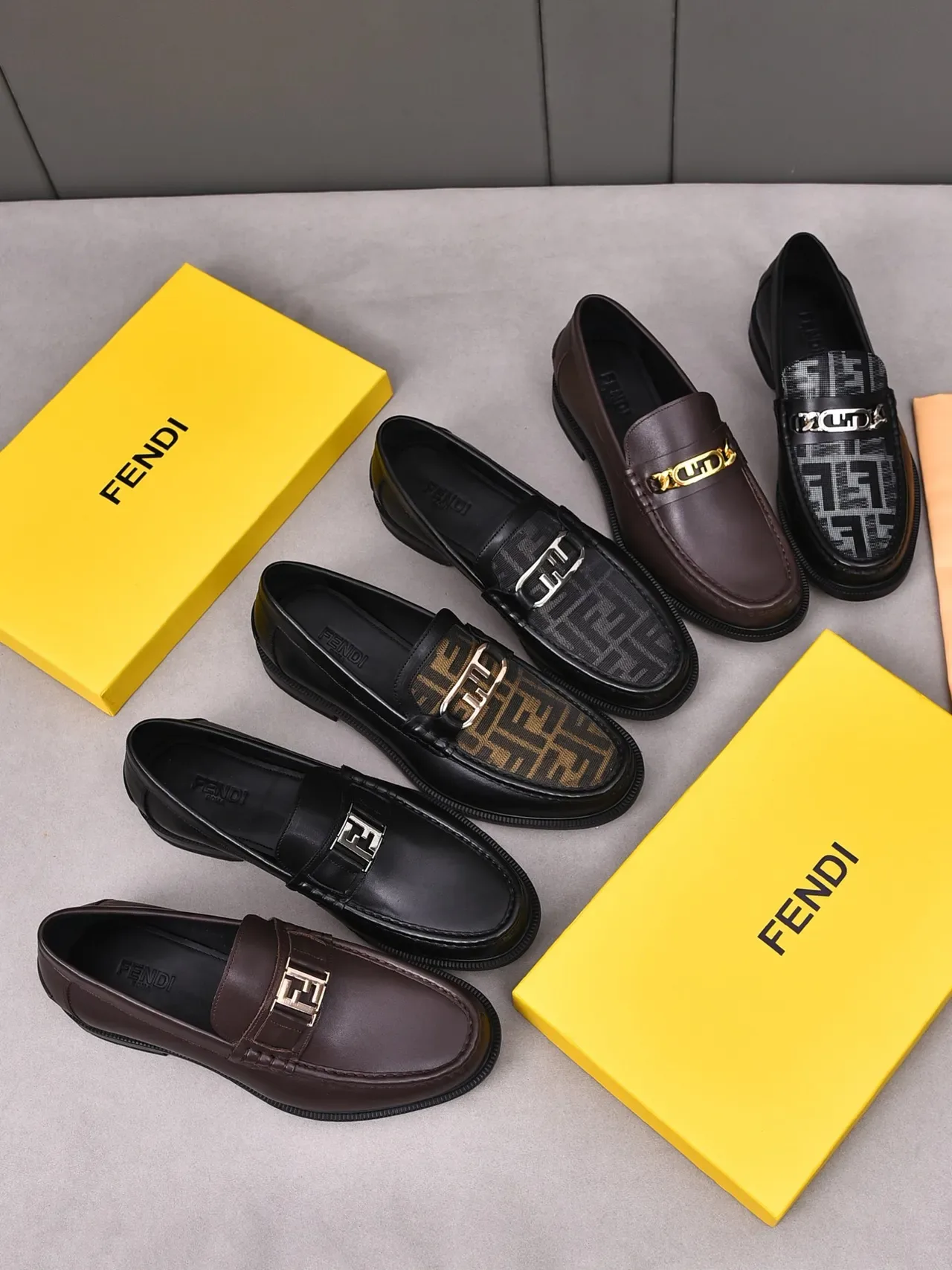 Fendi FF Chain Mocassins Marron Cuir Doré Hardware 2