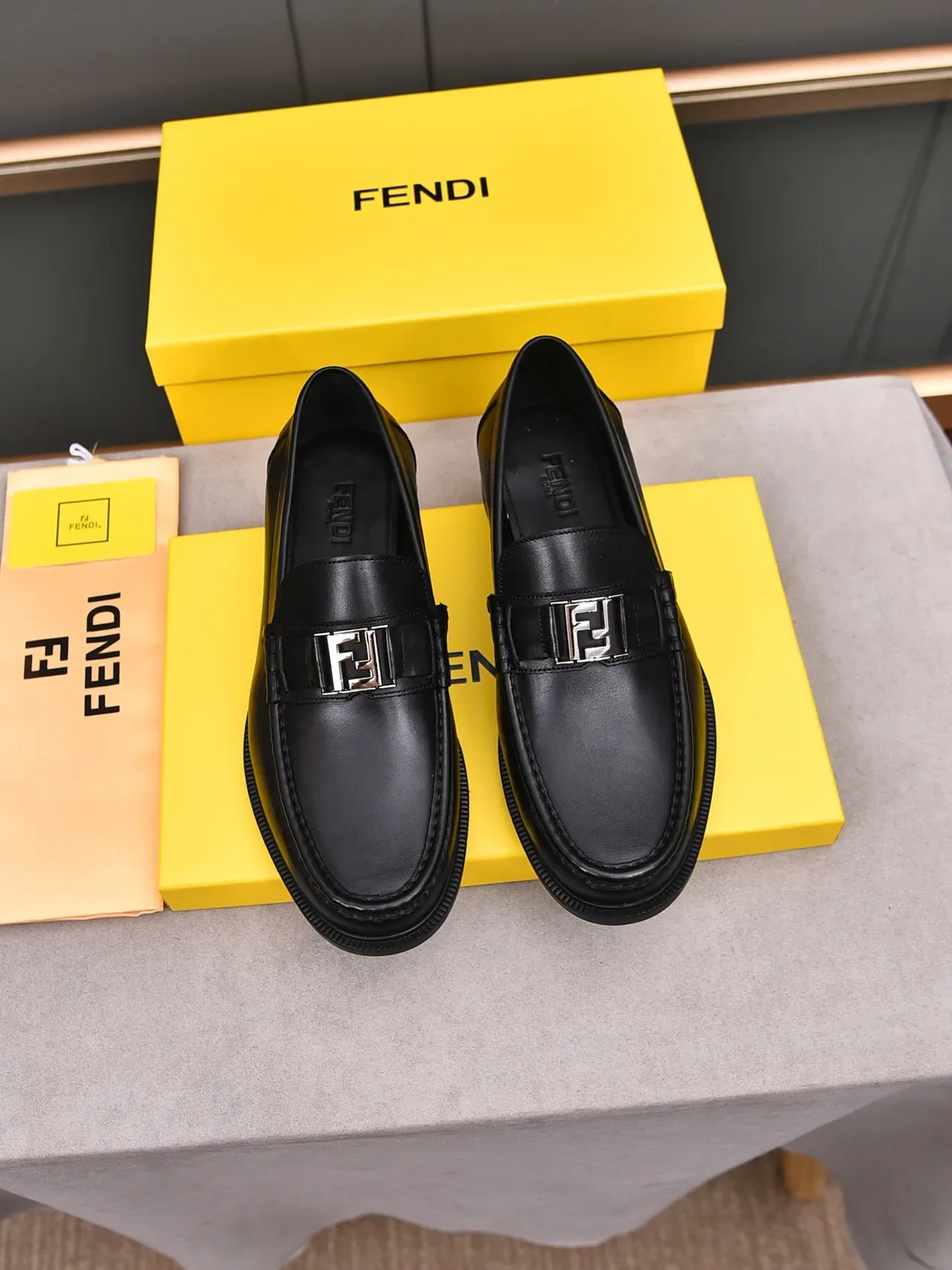 Fendi FF Loafer Cuir Noir Penny Loafer 2