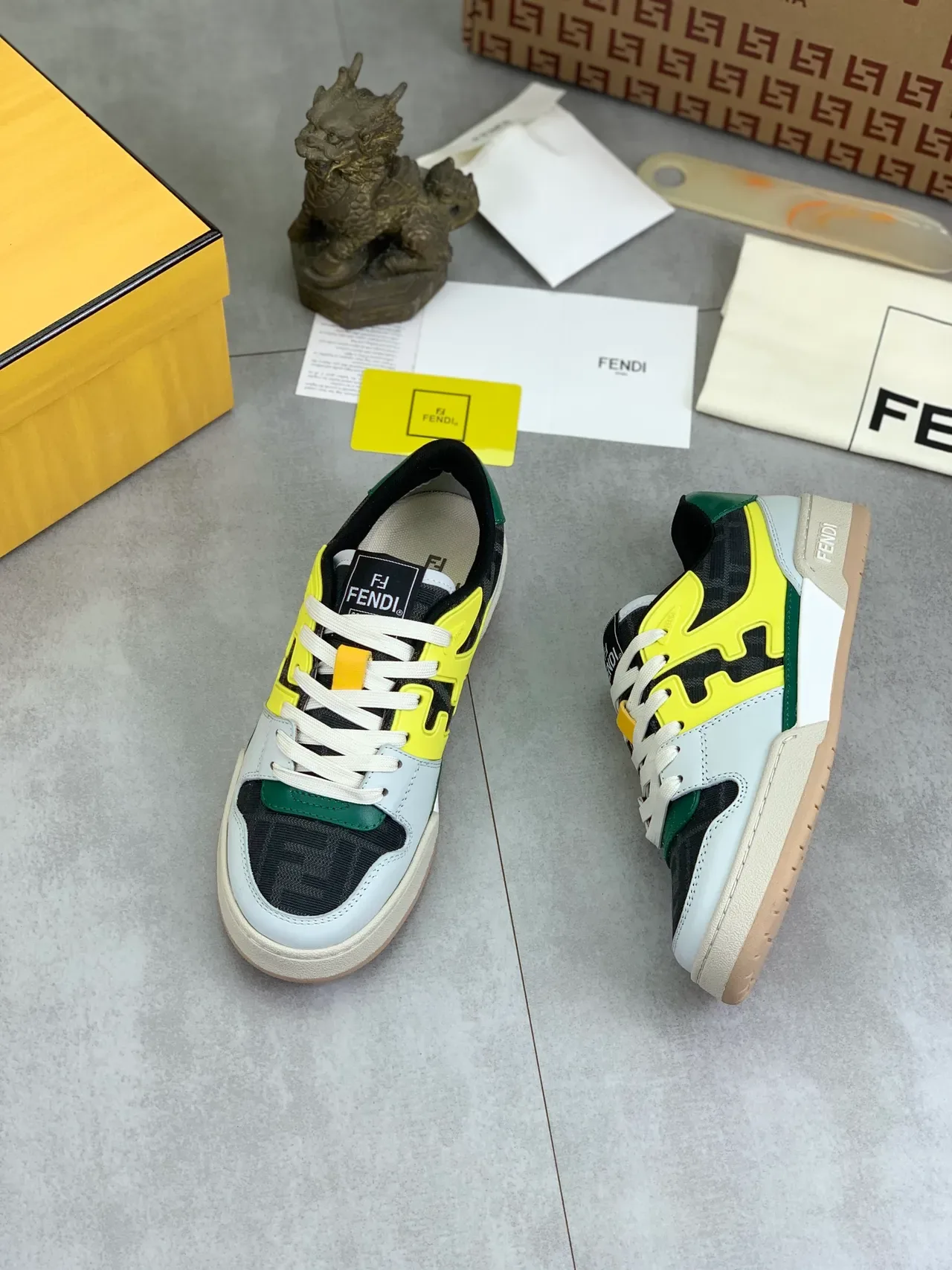 Fendi First Monogrammé Chaussures Lifestyle en Tissu et Cuir 6