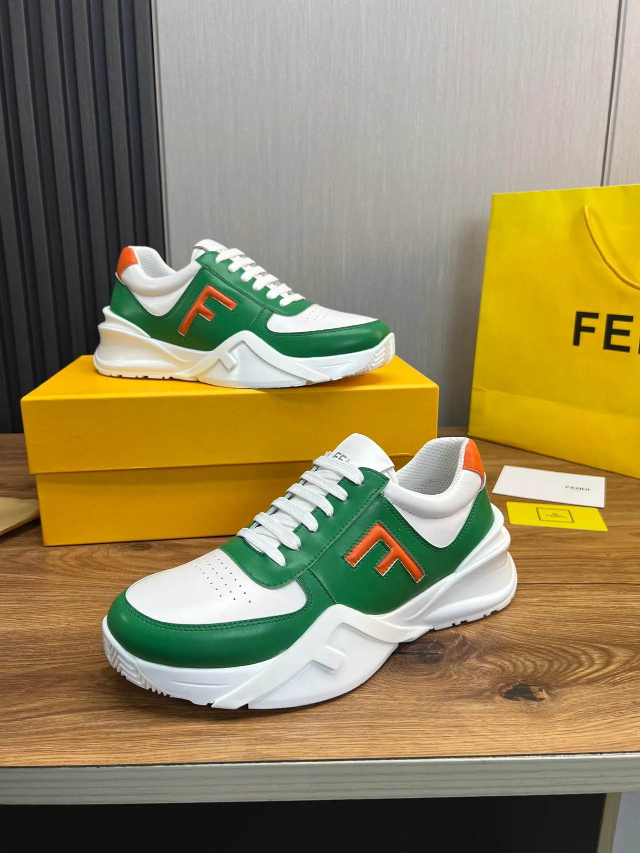 Fendi Verde Branco Sola Esculpida Couro E Superior Perforado Tênis Chunky 3
