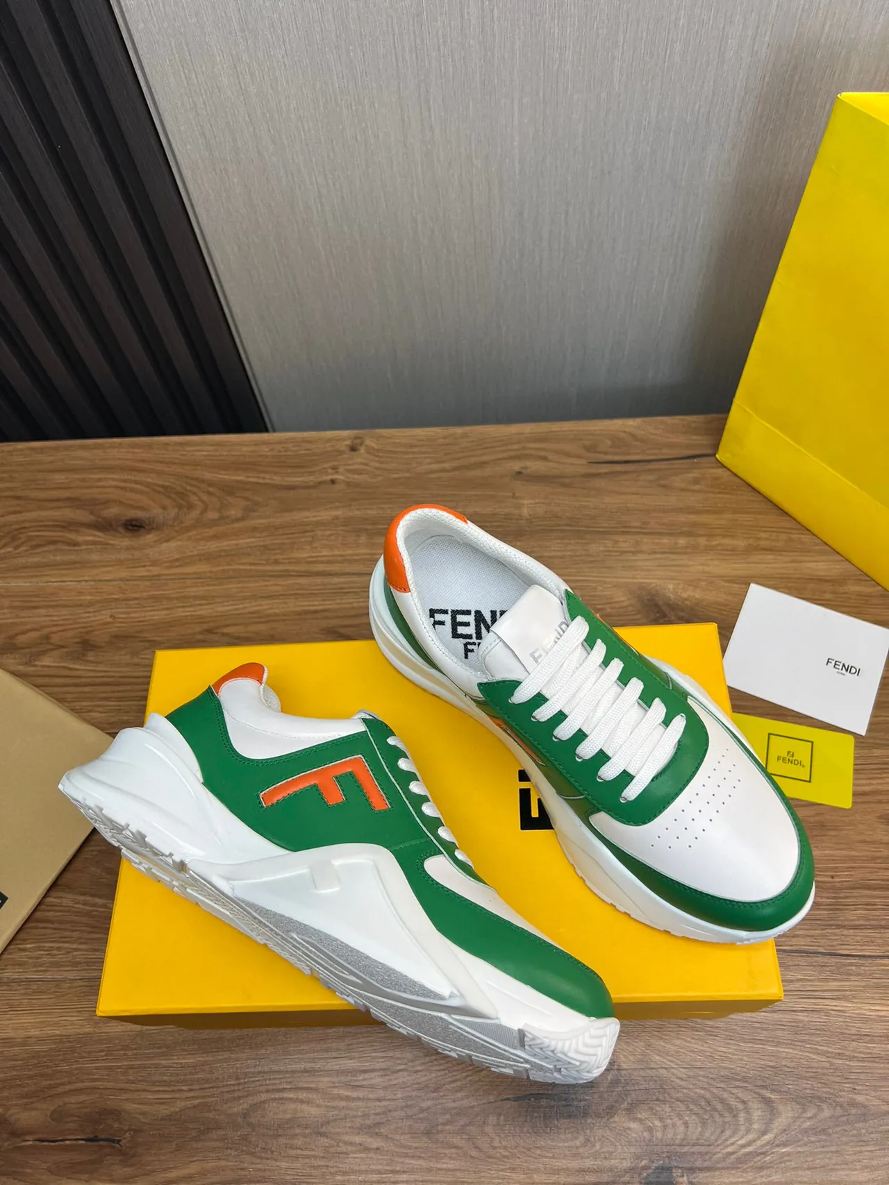 Fendi Verde Branco Sola Esculpida Couro E Superior Perforado Tênis Chunky 5