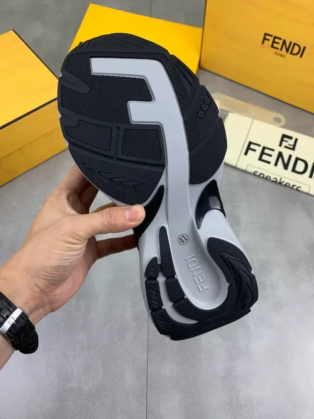Fendi Runner Tênis Chunky Cinza e Vermelho Xadrez 2