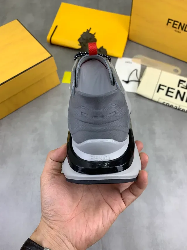Fendi Runner Tênis Chunky Cinza e Vermelho Xadrez 3