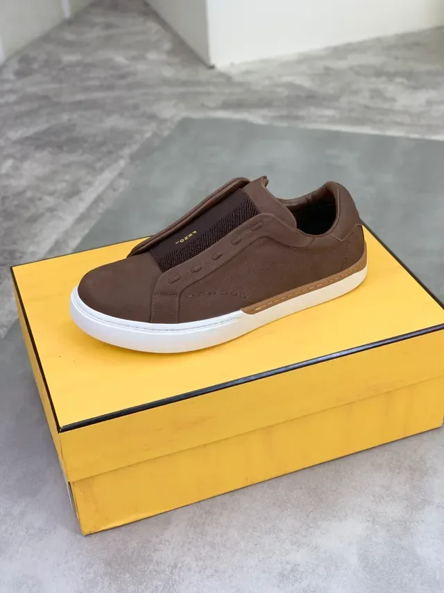 Fendi Tênis Slip-On Marrom e Branco Lifestyle 4