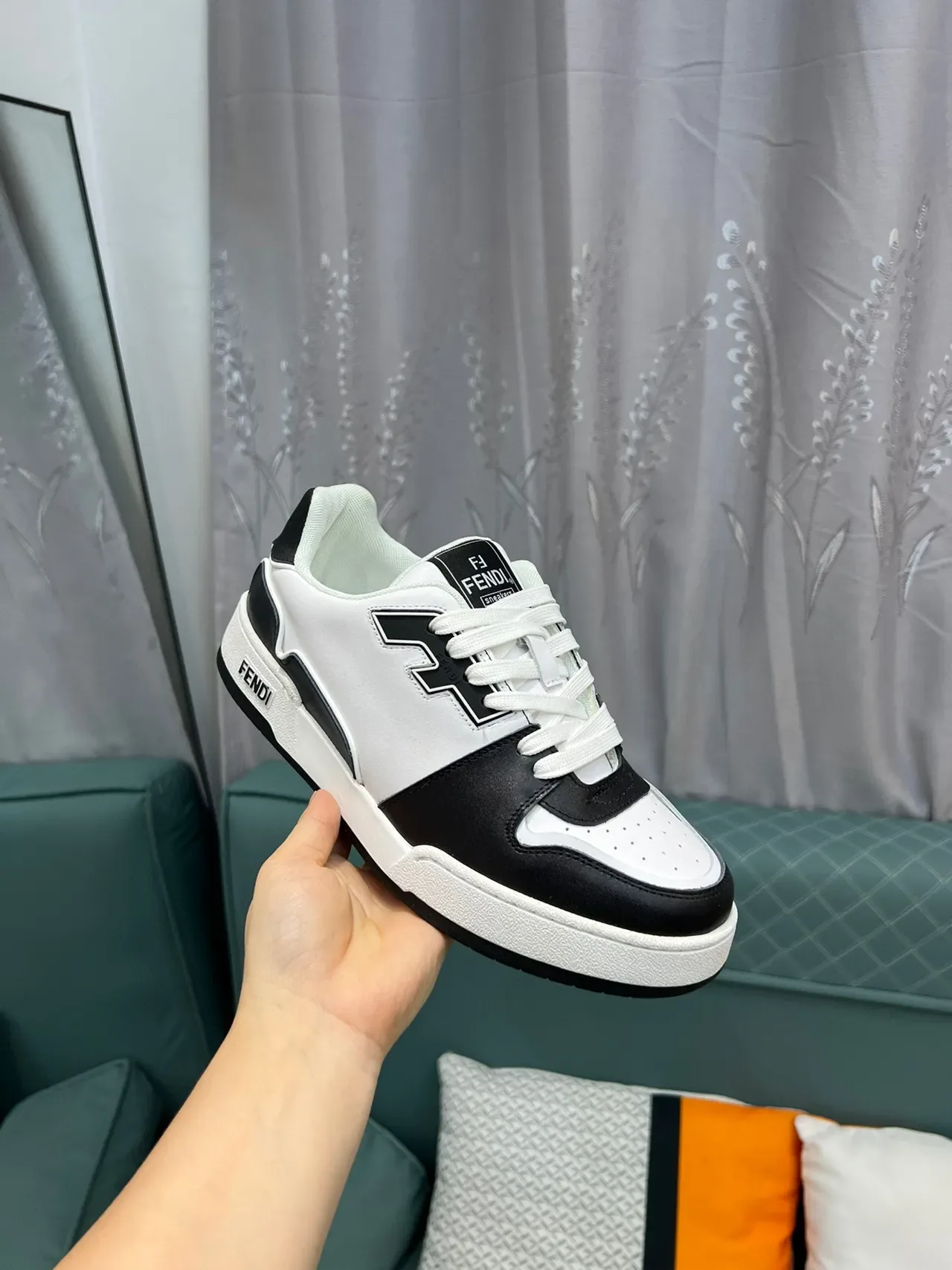 Fendi White Black Low-Top Two-Tone Sneakers 6