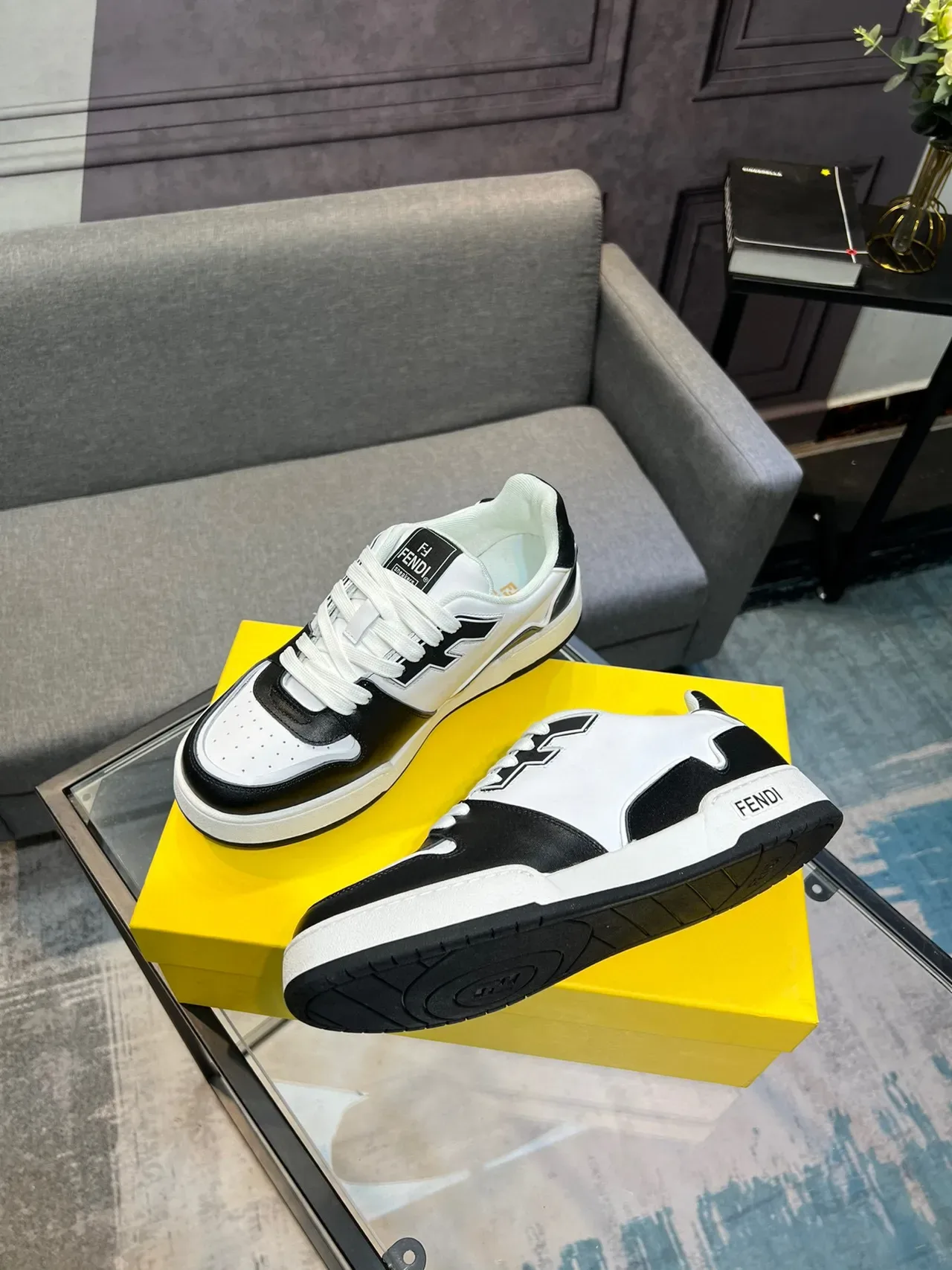 Fendi White Black Low-Top Two-Tone Sneakers 8