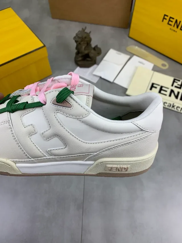 Fendi सादा गोलापि लो-टप लेदर आपर लाइफस्टाइल स्निकार 4