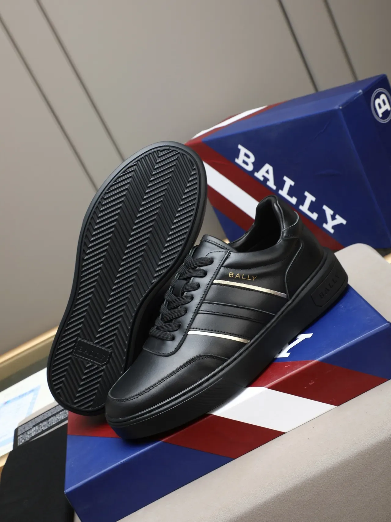 BALLY Black Gold Leather Upper Stripe Detail Lifestyle Sneakers 4