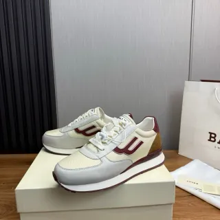 Bally U-Logo Runner Off-White y Burgundy zapatillas lifestyle
