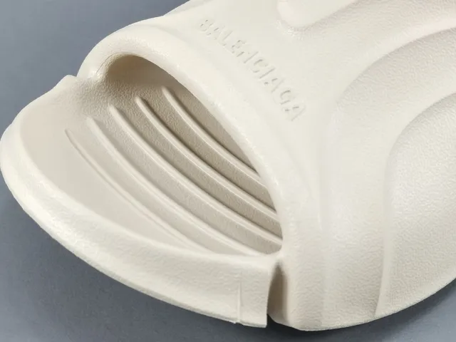 Beige Monolithic Molded Sculpted Sole Slippers 6