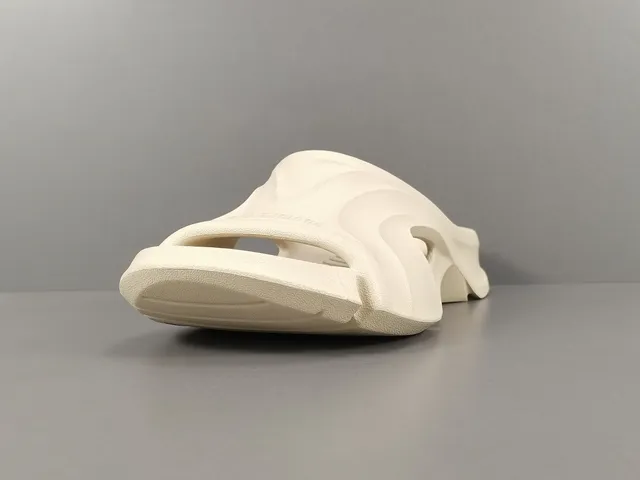 Beige Monolithic Molded Sculpted Sole Slippers 12