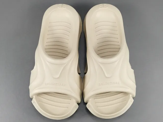 Beige Monolithic Molded Sculpted Sole Slippers 14