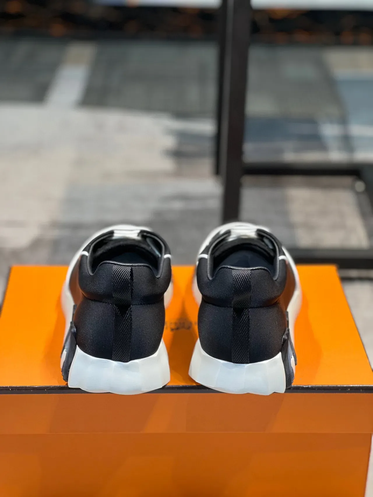 Black and White Contrast Piping Sculpted Sole Sneaker 2