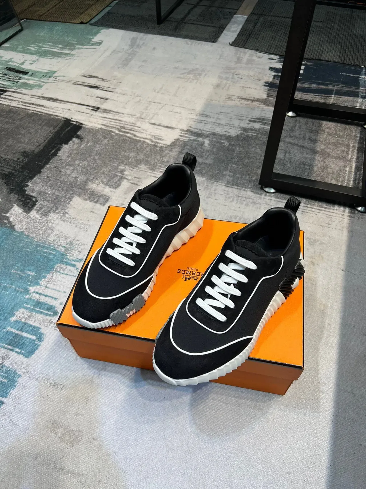 Black and White Contrast Piping Sculpted Sole Sneaker 4