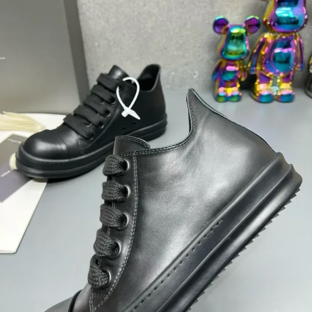 Black Cap Toe Low-Top Lifestyle Sneakers 7