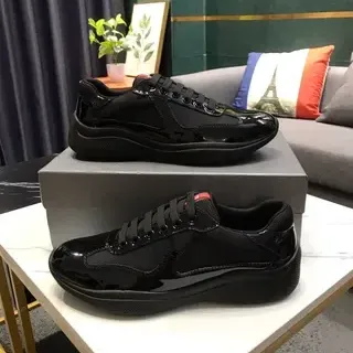 Zapatillas lifestyle negras brillantes de cuero patentado y malla con cordones