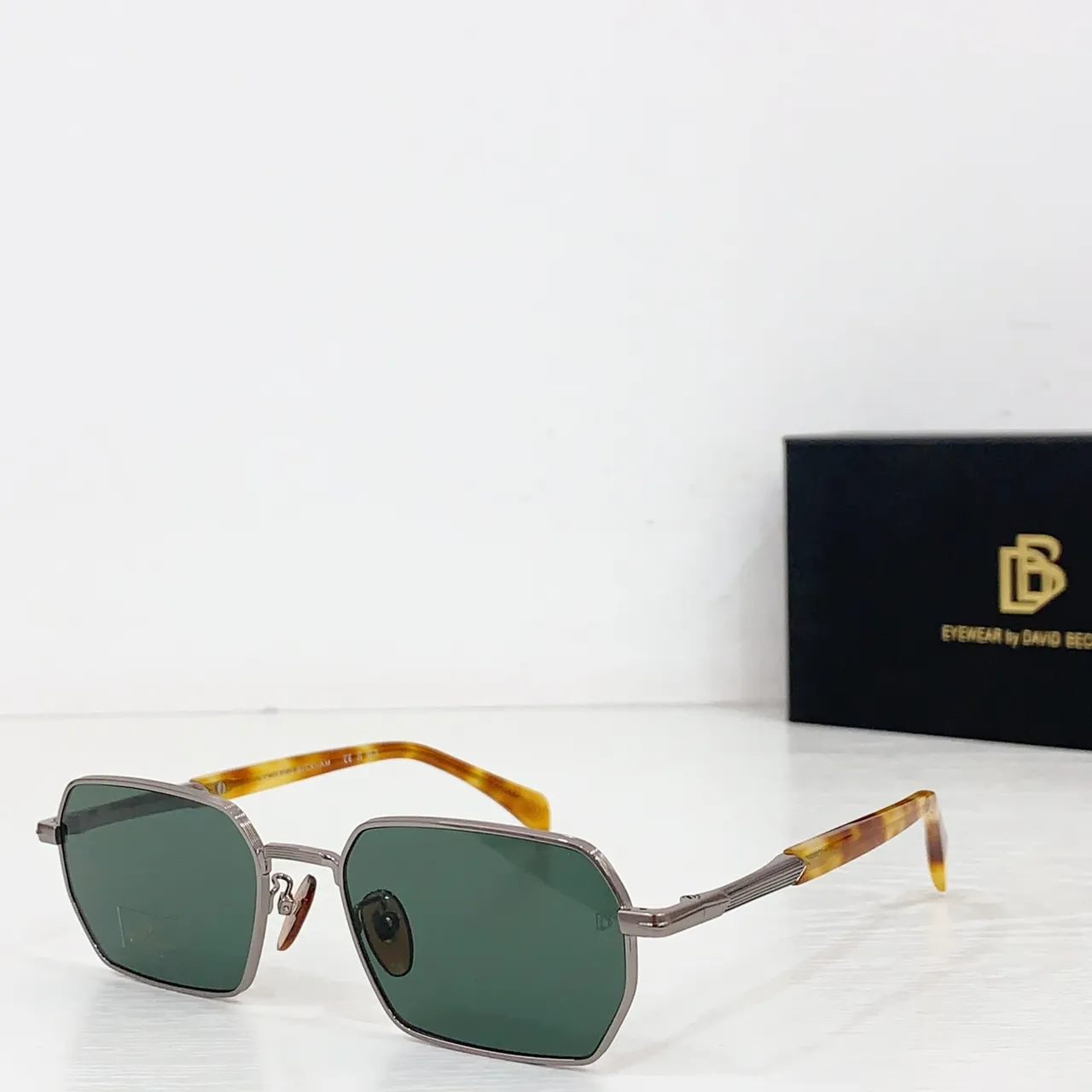 Black Gold Rectangular Lens Thin Metal Frame Sunglasses 8