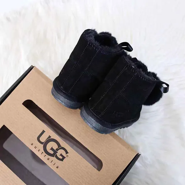 Botines de neige en fourrure avec pompon cousu en moccasin noir et rose 13