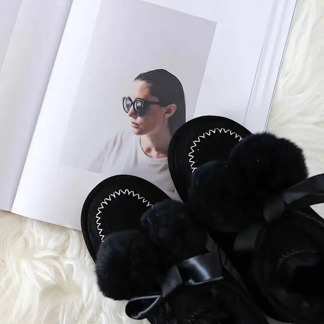 Botines de neige en fourrure avec pompon cousu en moccasin noir et rose 14