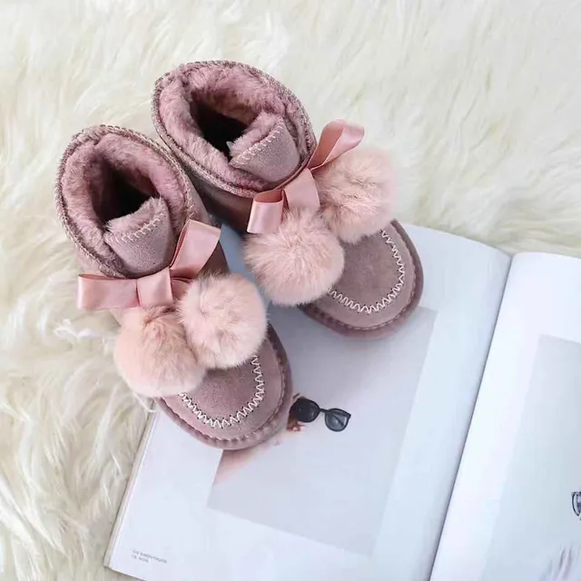 Botines de neige en fourrure avec pompon cousu en moccasin noir et rose 22