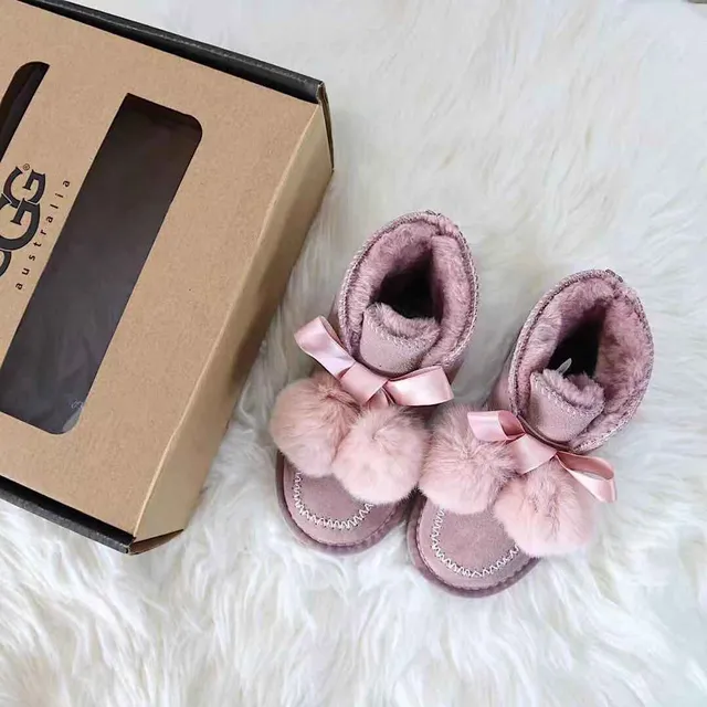 Botines de neige en fourrure avec pompon cousu en moccasin noir et rose 24