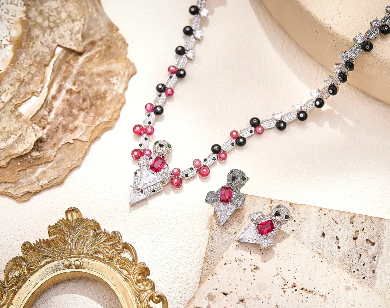Black Red Gem-Set Beaded Necklace 2