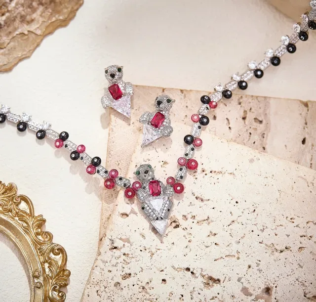Black Red Gem-Set Beaded Necklace 5