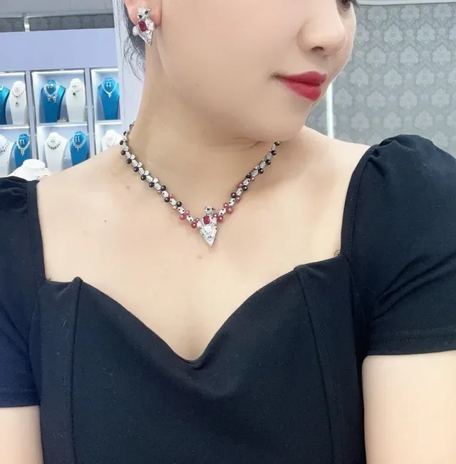 Black Red Gem-Set Beaded Necklace 7
