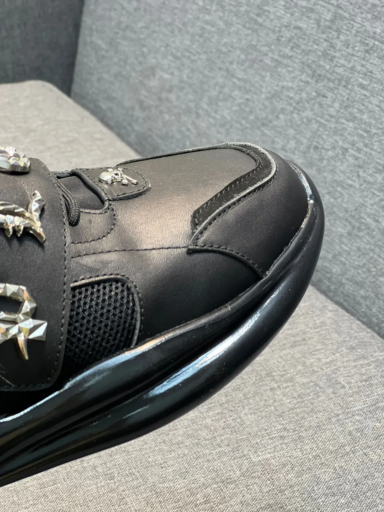 Black Silver Leather And Mesh Upper Translucent Sole Sneakers 2