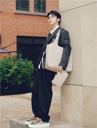 Black Structured Leather-Like Texture U-Shaped Top Cutout Tote Bag 22