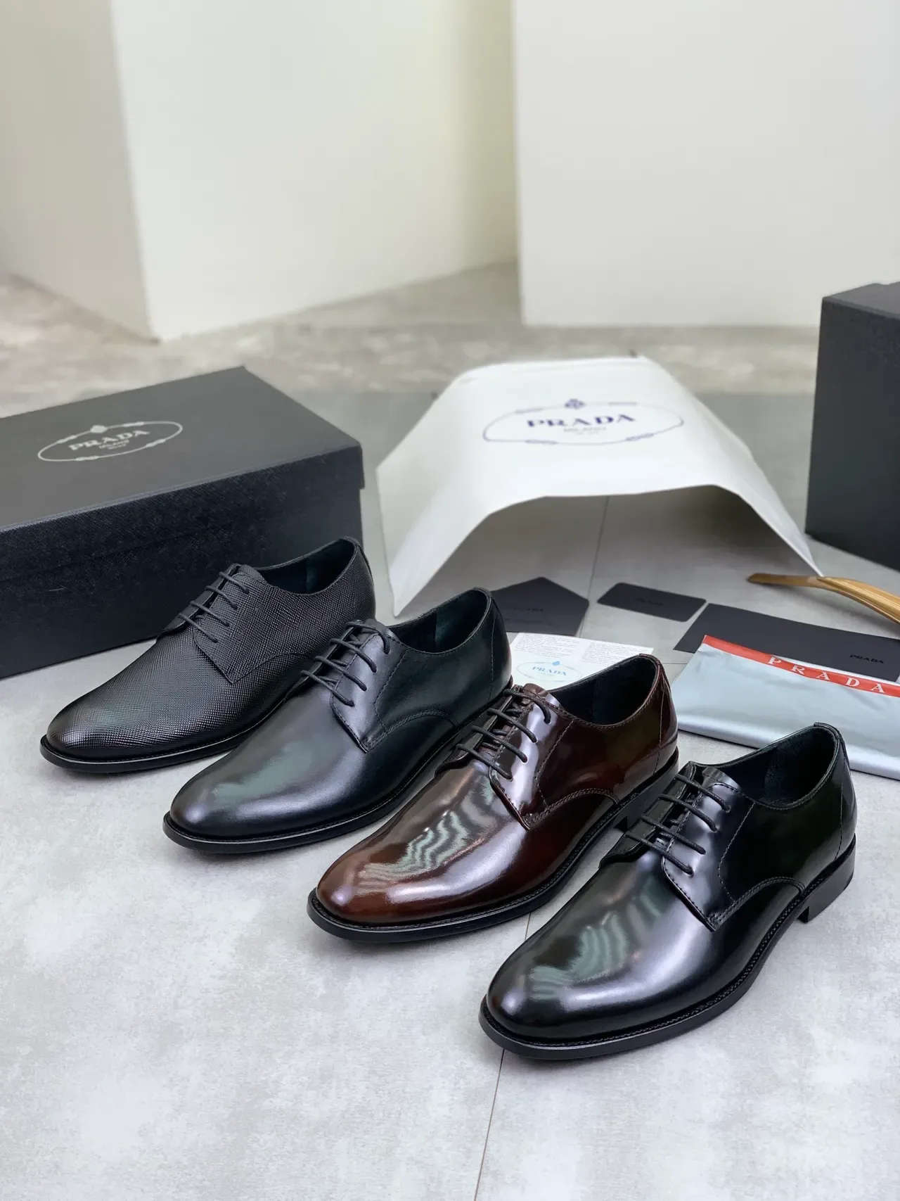 Black Textured Lizard-Embossed Cap-Toe Oxford Shoes 2
