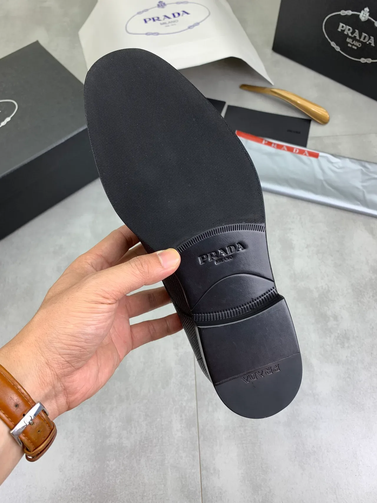 Black Textured Lizard-Embossed Cap-Toe Oxford Shoes 4