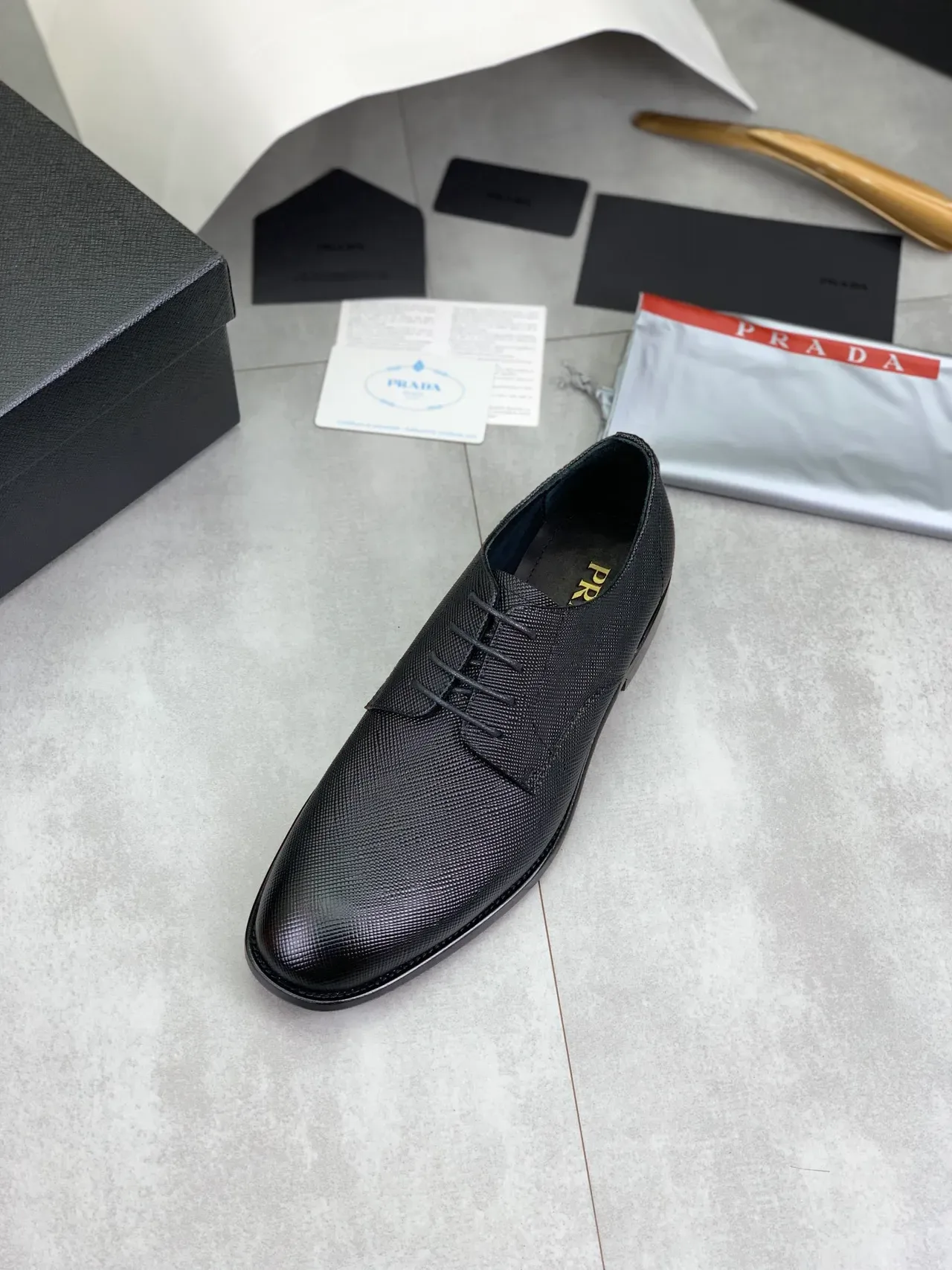 Black Textured Lizard-Embossed Cap-Toe Oxford Shoes 5