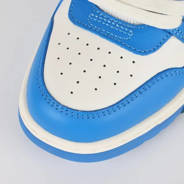 Blue and White Arrow Motif Low-Top Lifestyle Sneakers 5