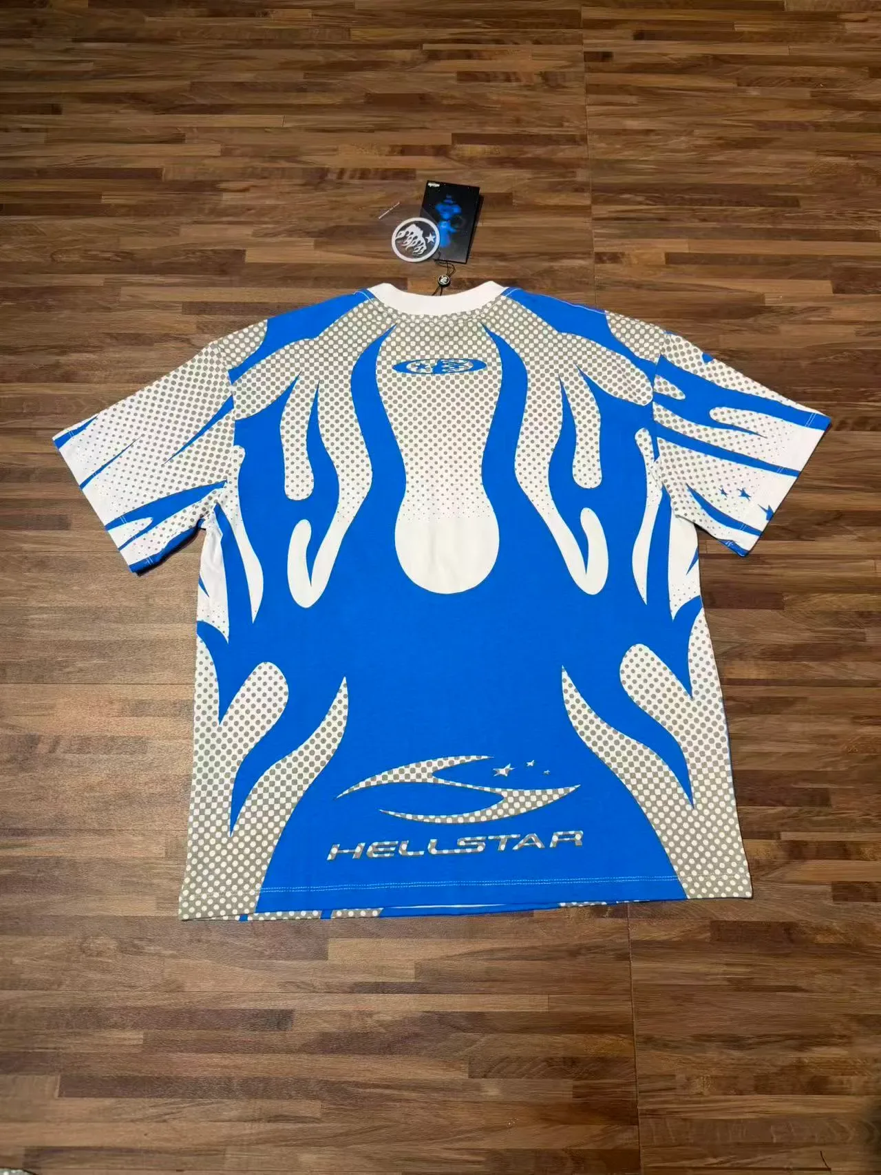 Blue and White Flame Motif Halftone Graphic T-Shirt 3