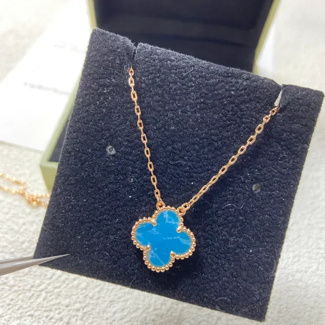 Blue Gold Clover-Shaped Pendant Stone Inlay Necklace 3