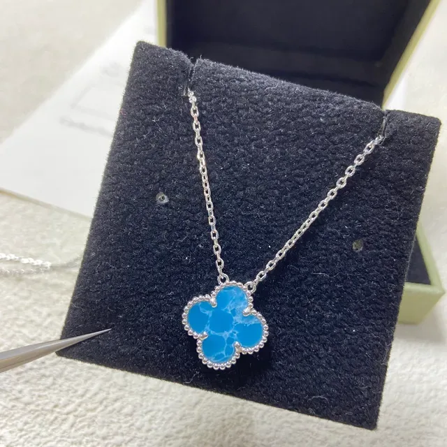 Blue Gold Clover-Shaped Pendant Stone Inlay Necklace 4