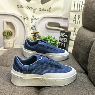 Tênis Lifestyle com Sola de Plataforma e Upper Texturizado Azul
